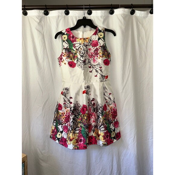 Floral mini flare dress size large - Picture 2 of 4